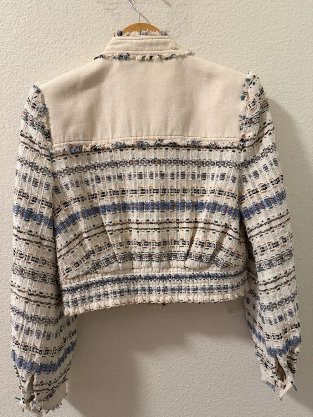 Veronica Beard Cream Tweed Jacket with Blue & Tan Accents - Picture 8 of 11